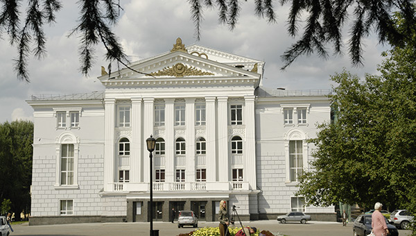 Объявлен аукцион на организацию «Летопарка» в сквере у театра оперы и балета