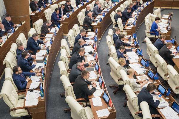 Депутаты Заксобрания предложили убрать из краевого закона часть требований к кандидатам на должность главы района или округа