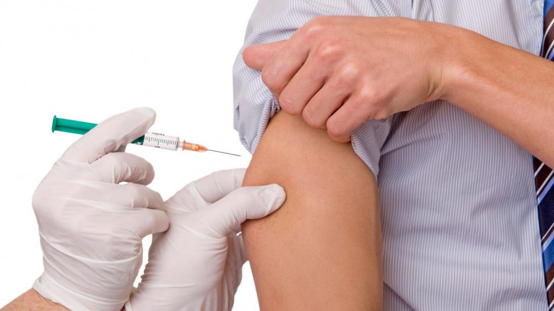 Пункты вакцинации от гриппа и коронавируса откроются в двух ТРК Перми и на набережной