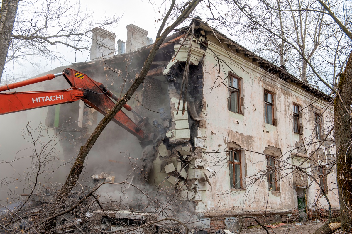 В Перми начался снос двух аварийных домов  