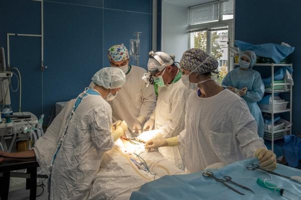 Пермские хирурги провели сложную операцию на мозге и спасли пациента