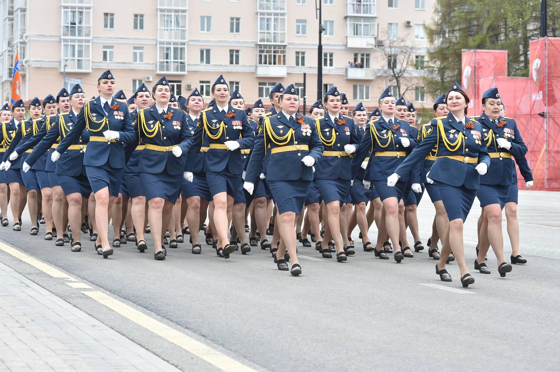 В Перми наградят участницу парада 9 Мая, продолжившую маршировать без туфли 