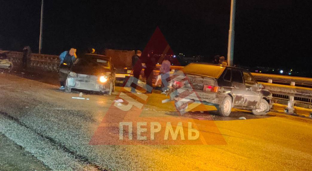 На Красавинском мосту в Перми столкнулись шесть автомобилей