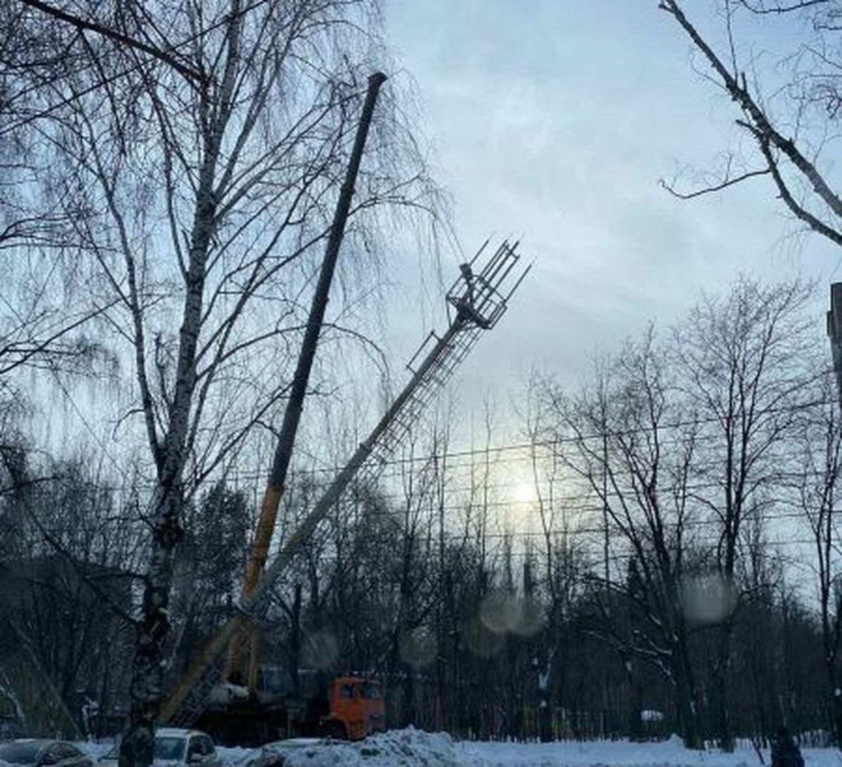 Вышка пермь. Снесли вышку. Демонтаж вышки на Октябрьском поле-. В Одинцово демонтировали вышку. Недовольные жители Башкирии снесли вышку сотовой связи.