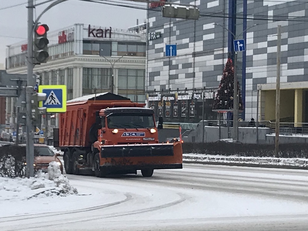 Краевой подрядчик за месяц вывез с центральных улиц Перми почти 58 тысяч  кубометров снега | «Новый компаньон»