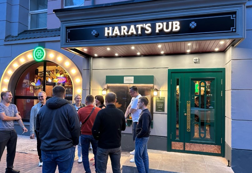 В центре Перми открылся ирландский паб сети Harat's Pub